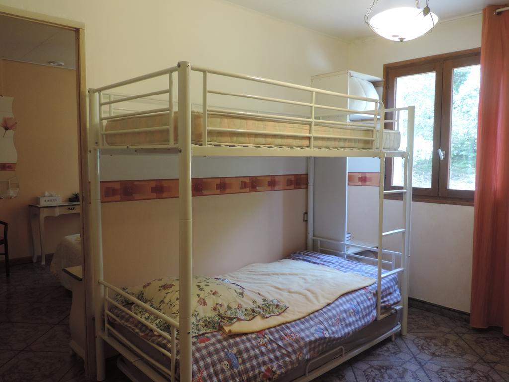 Les Deux Lions Hotell Alairac Rom bilde